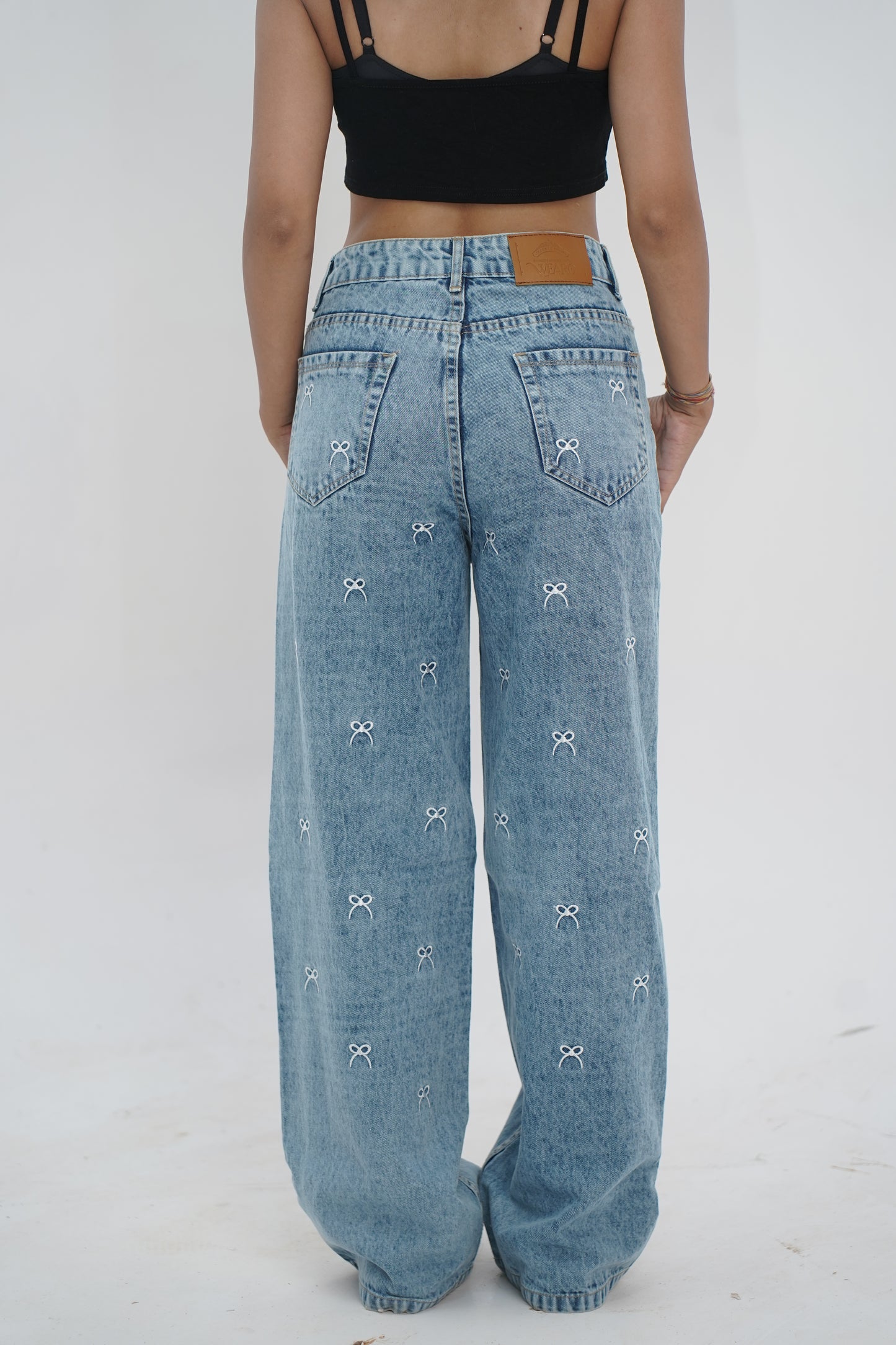 Bow Detail All-Over Embroidered Light Wash Baggy Jeans